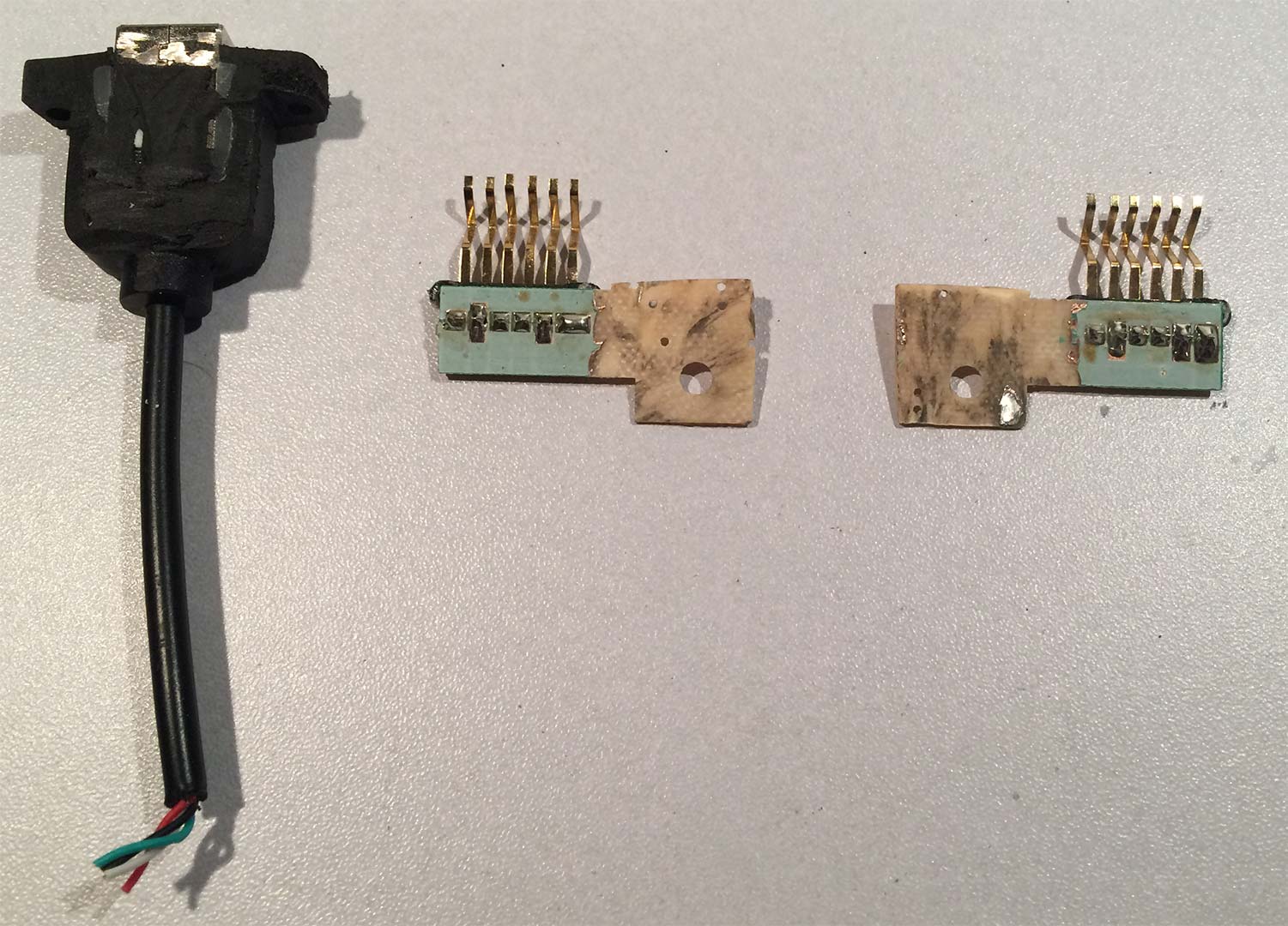 Xbox 360 Li-Po charging station connectors.