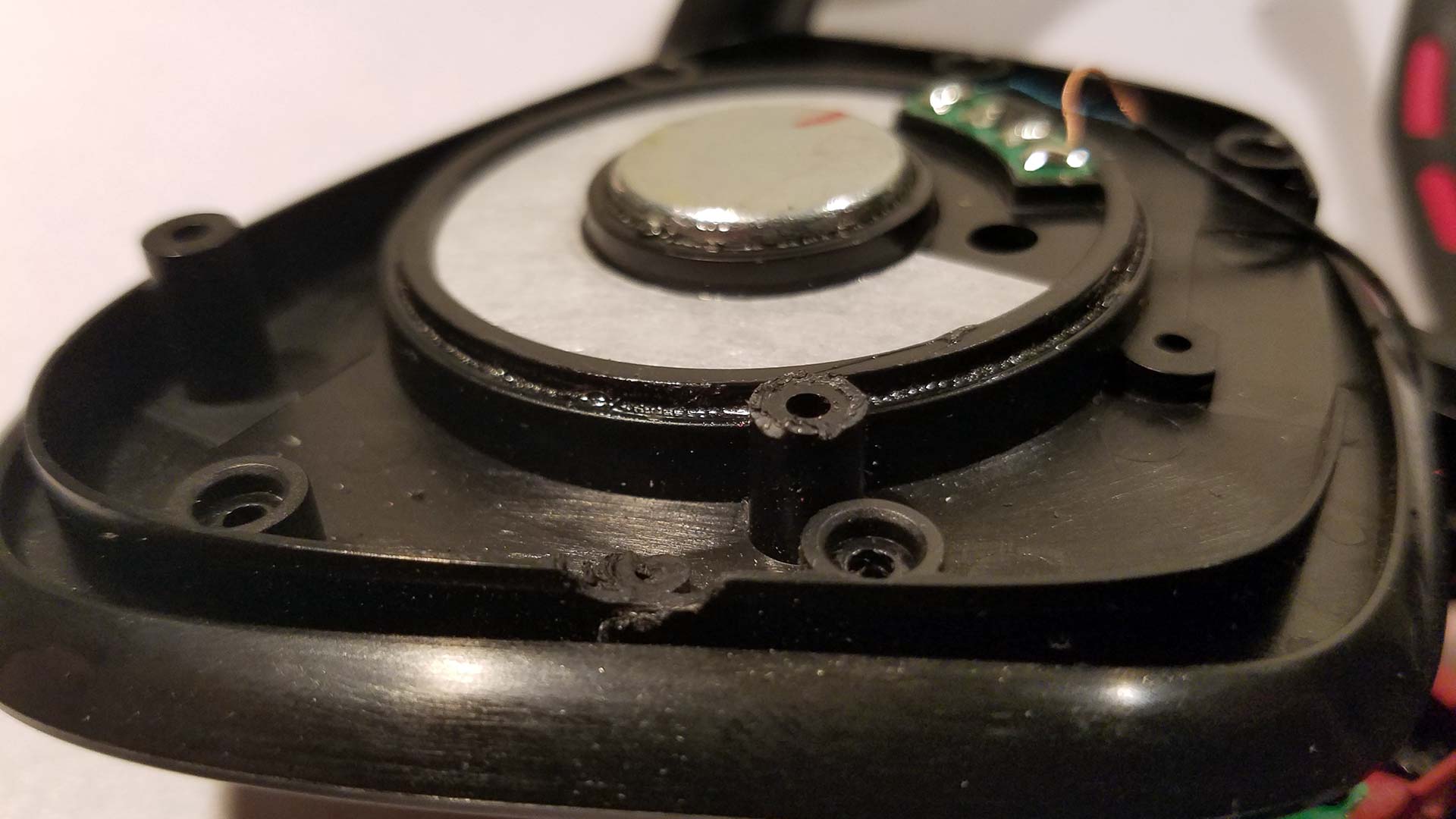 Corsair Void Pro - Cutting plastics around the speakers.