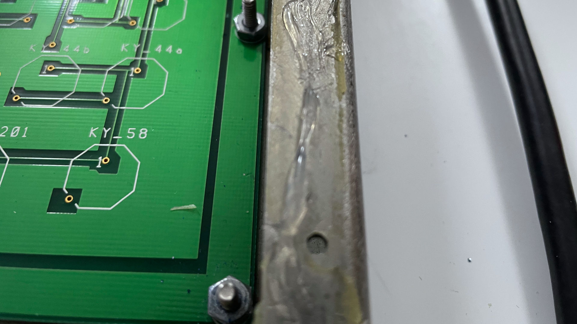 Industrial Computer Source KB5HP - sealing up the case.